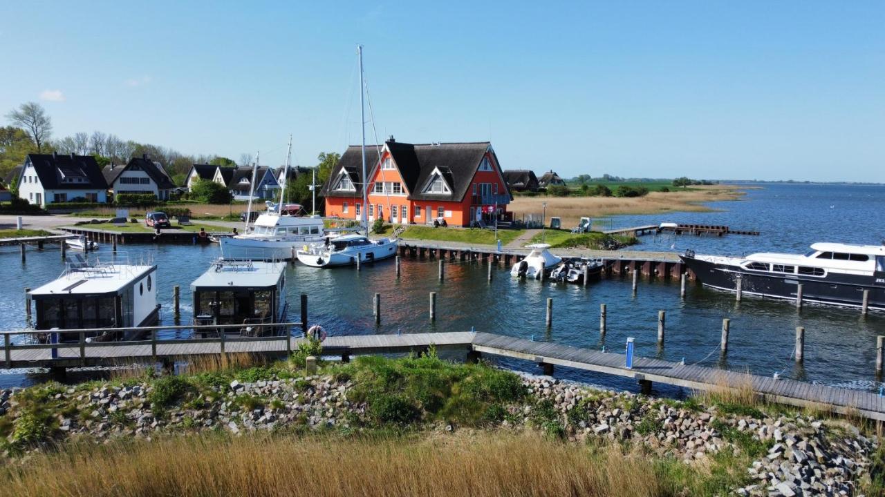 Hausboote Und Fewo Vieregge Eksteriør bilde